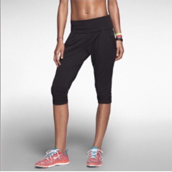 Nike Pants - Nike black foldover modal‎ ruched leg capri yoga pant size small
